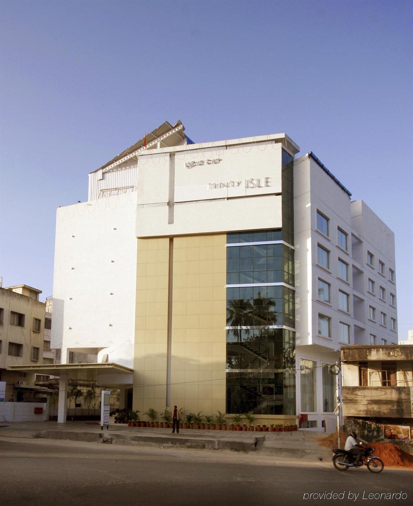 Hotel Trinity Isle Bangalore Exterior photo