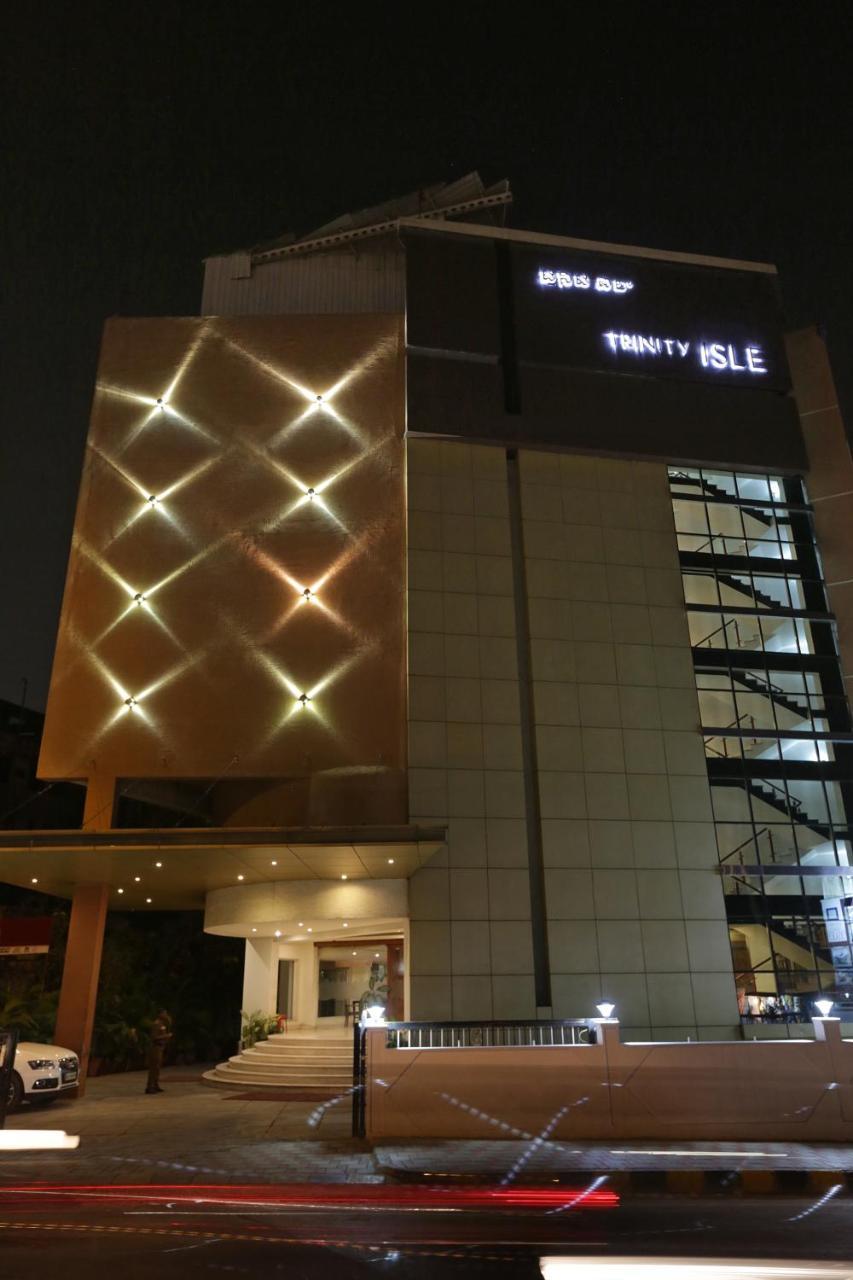 Hotel Trinity Isle Bangalore Exterior photo